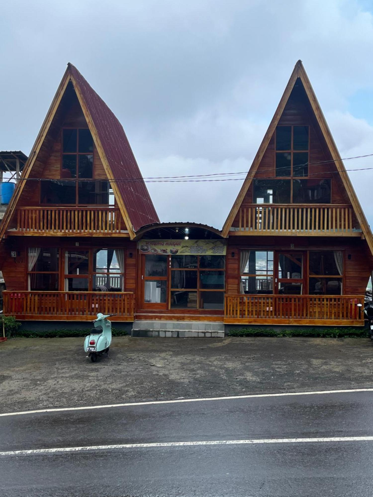 Agriya Lubis 2 Villa Diyeng